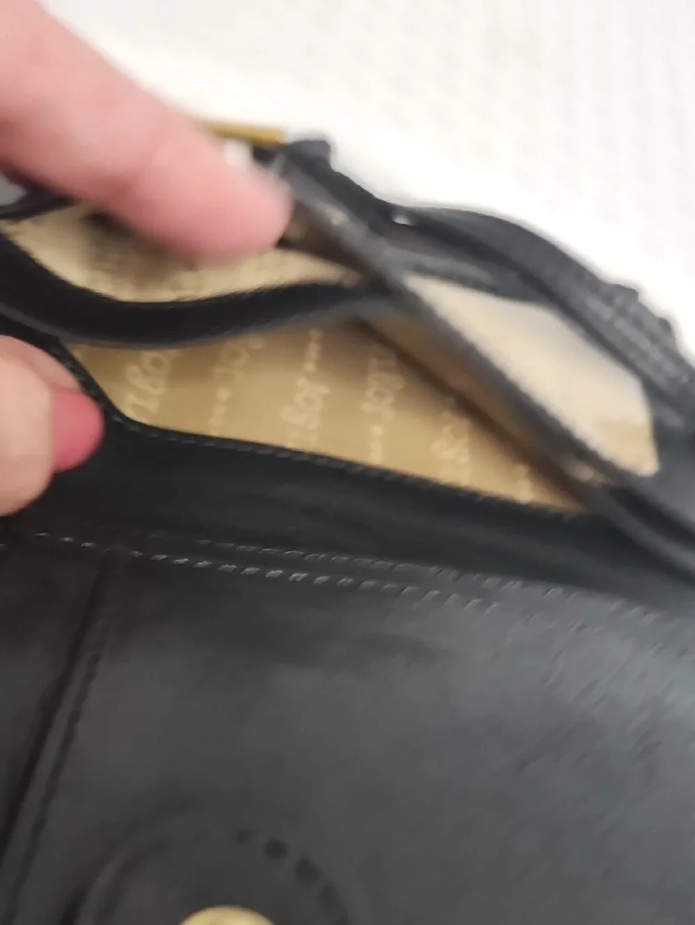 Margot New York Leather Wallet Wristlet‎